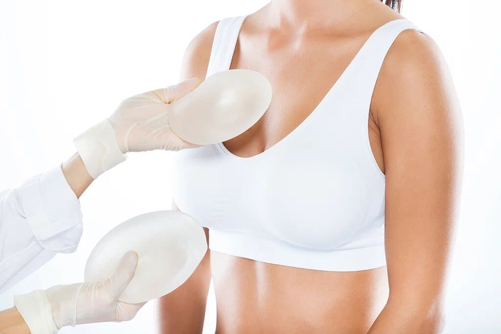 Scelta delle protesi prima dell’intervento di ingrandimento del seno